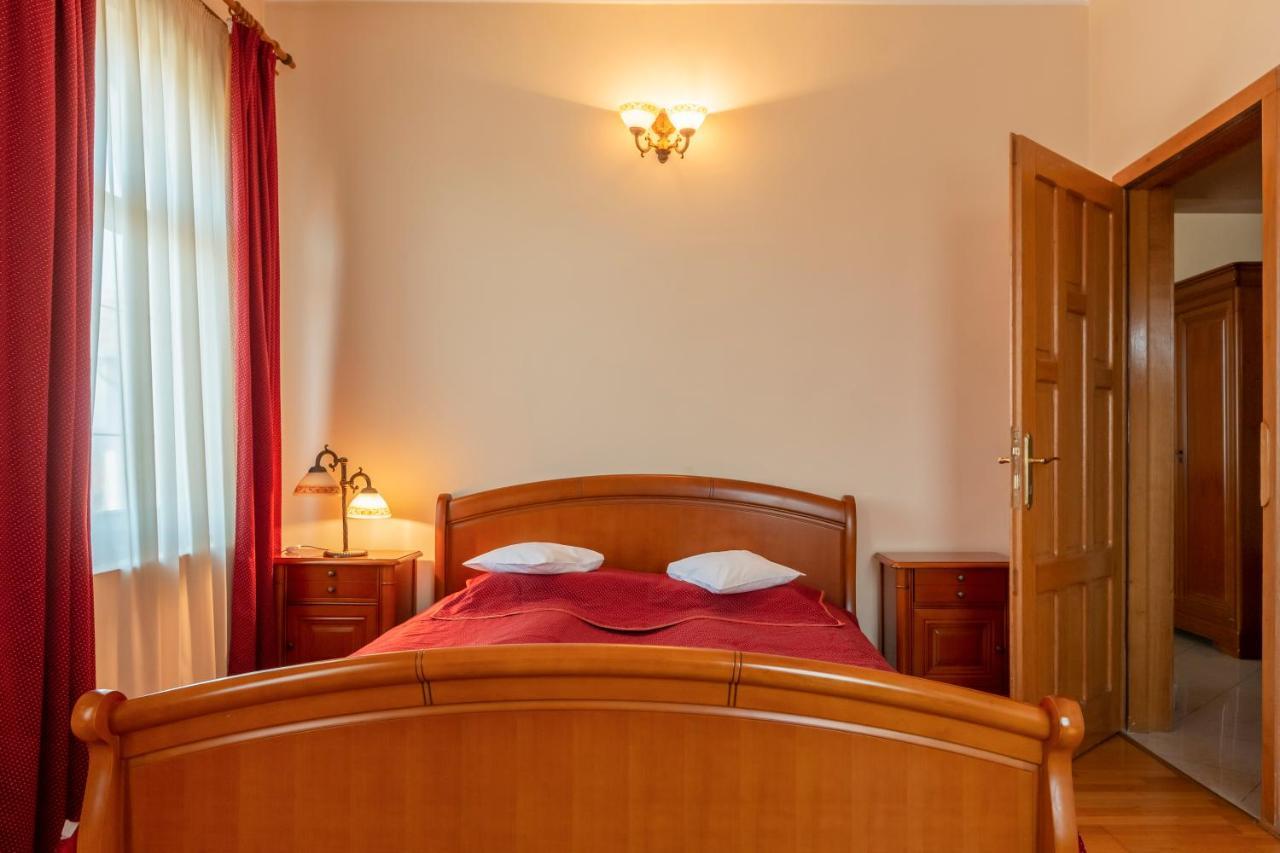 Hotel Denis Danes Ngoại thất bức ảnh