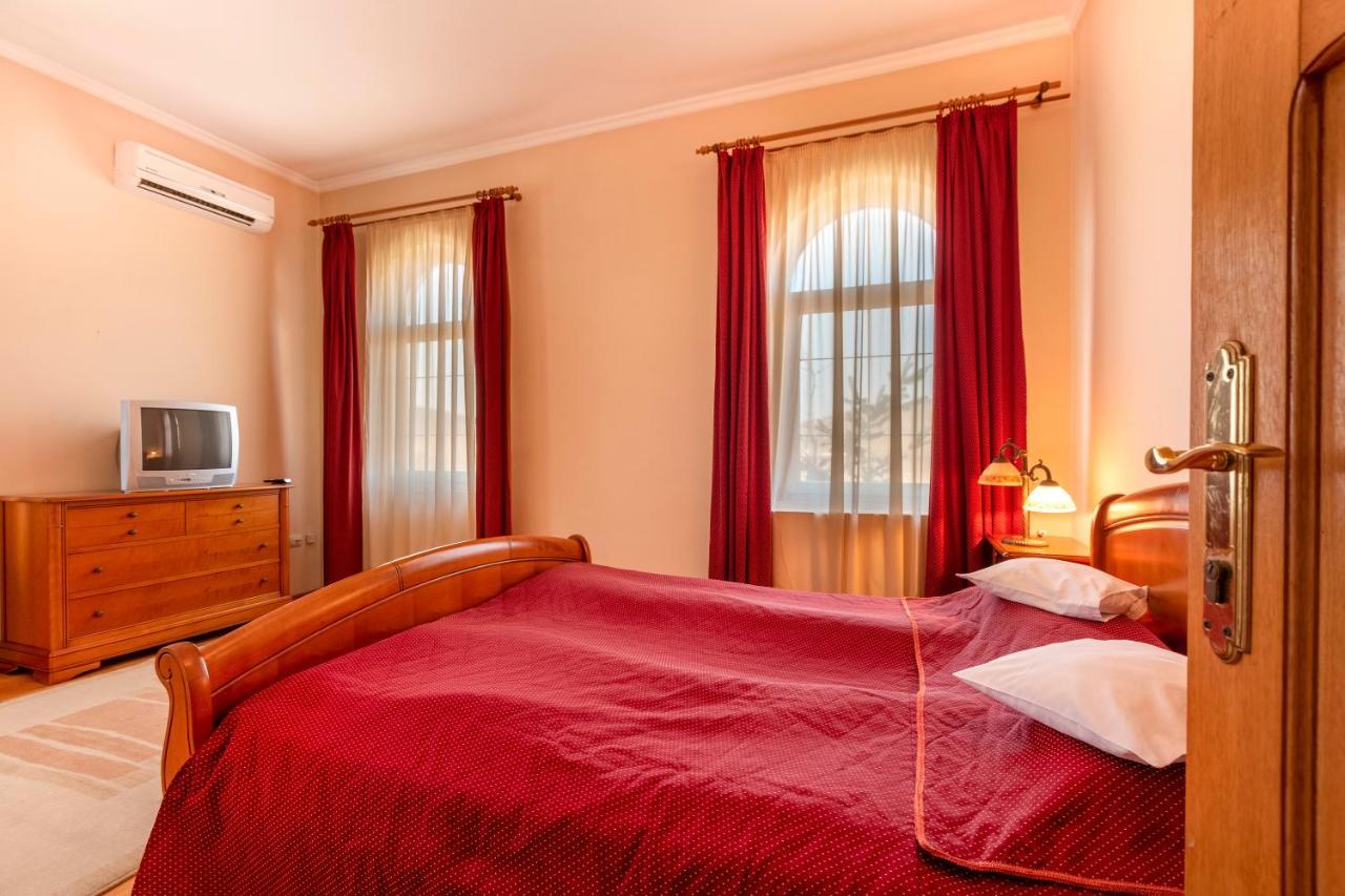 Hotel Denis Danes Ngoại thất bức ảnh