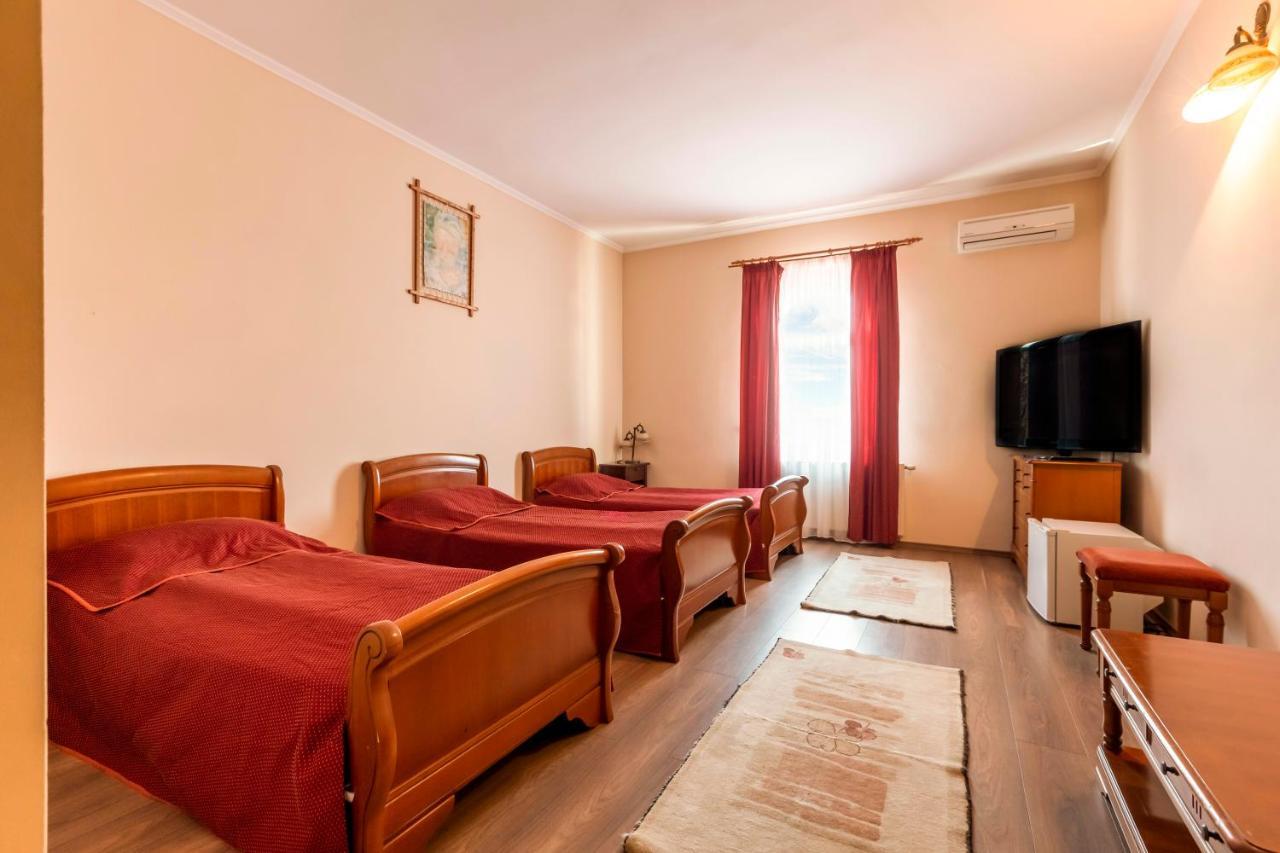 Hotel Denis Danes Ngoại thất bức ảnh