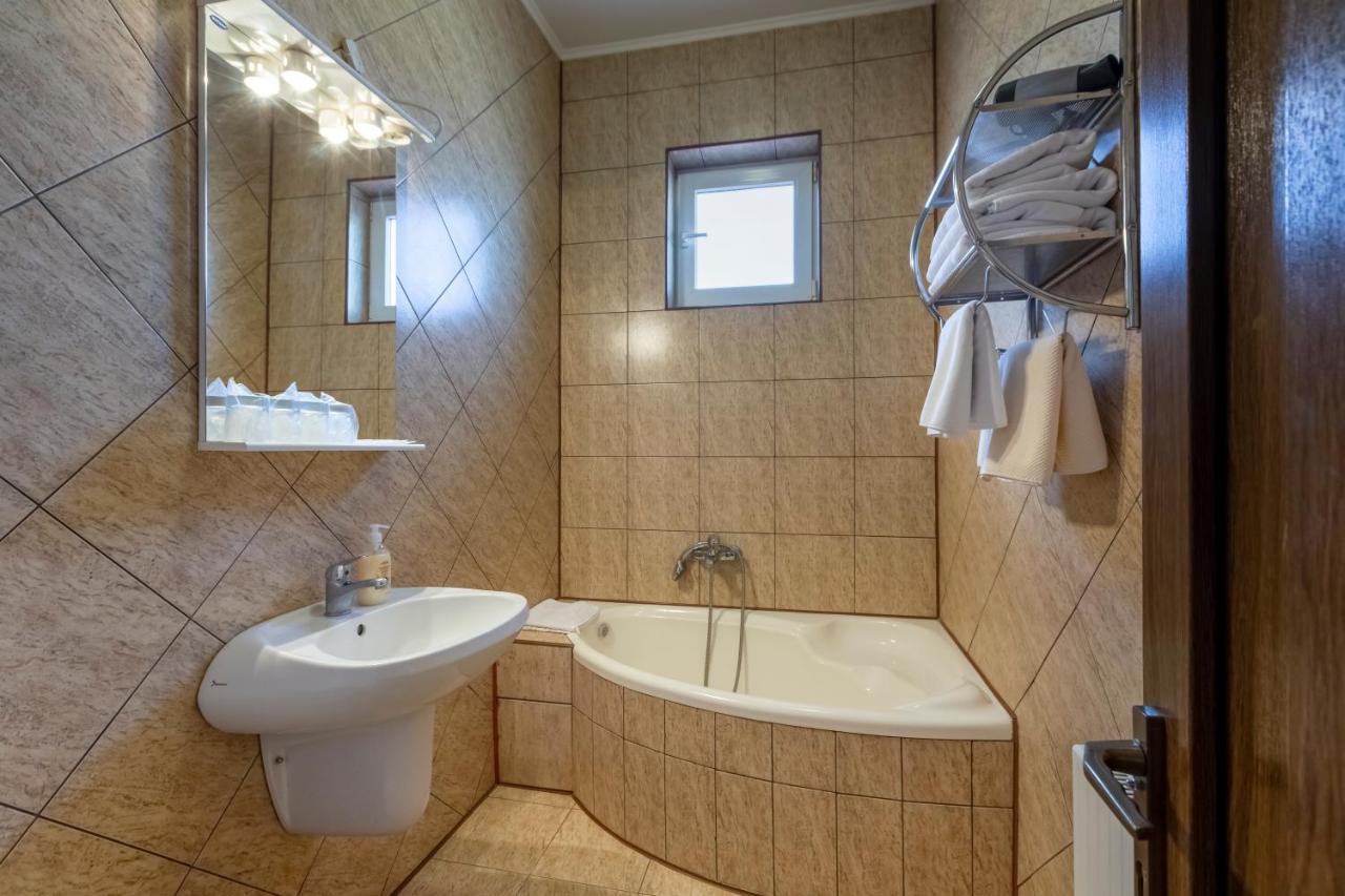 Hotel Denis Danes Ngoại thất bức ảnh